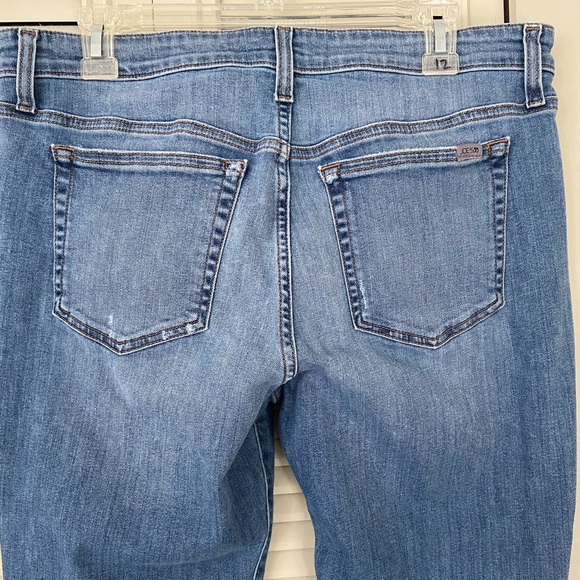 Joe’s Jeans “Oshawa” Slim Boyfiend Cut - Picture 6 of 10